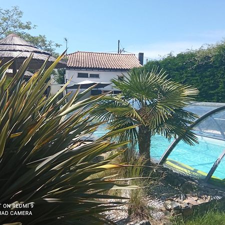 Mas Des Vignes Piscine Chauffee Bed & Breakfast Le Champ-Saint-Pere Exterior photo
